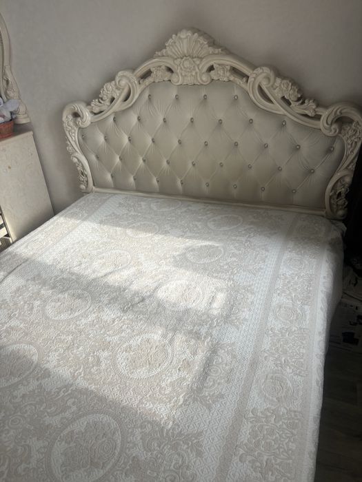 Продам спальный гарнитур