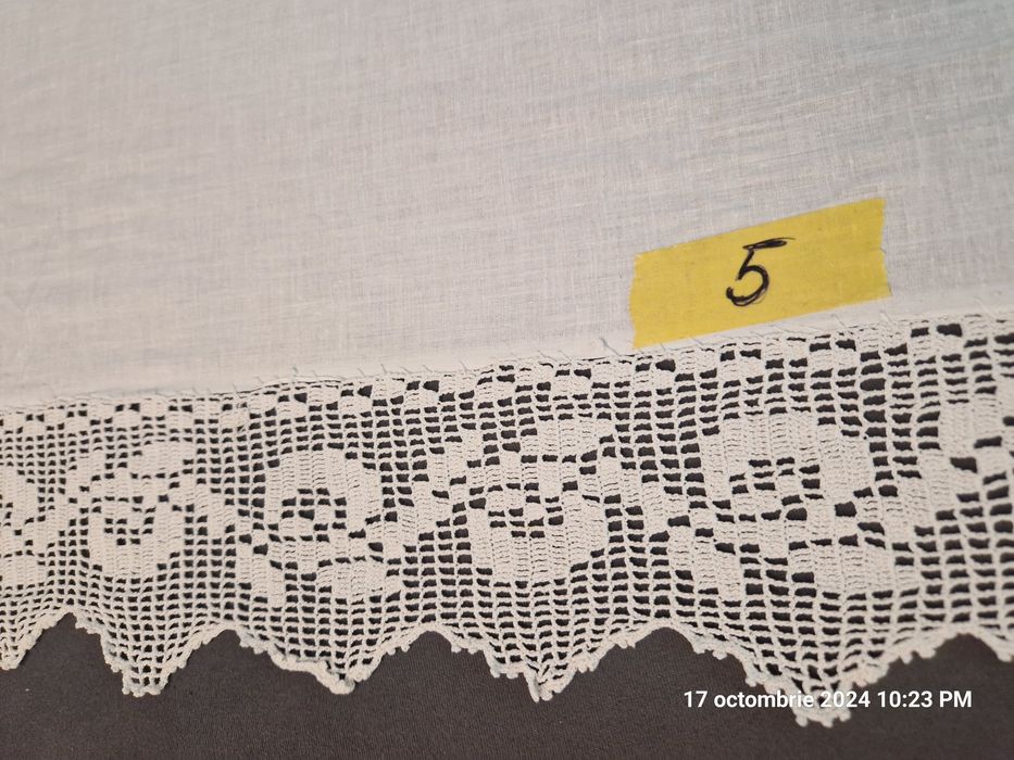 Cearceafuri traditionale din bumbac cu dantela lucrata manual
