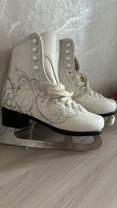 Продам Коньки детские