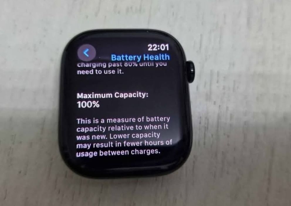 Apple смарт часовник iphone watch 46mm black.