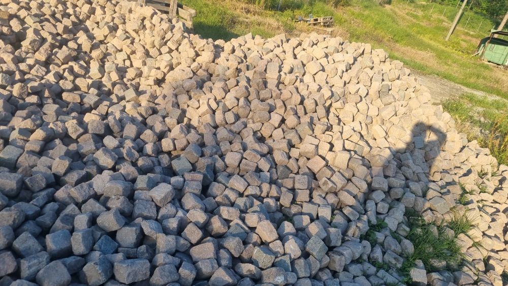 Продавам гранитни павета 10на10