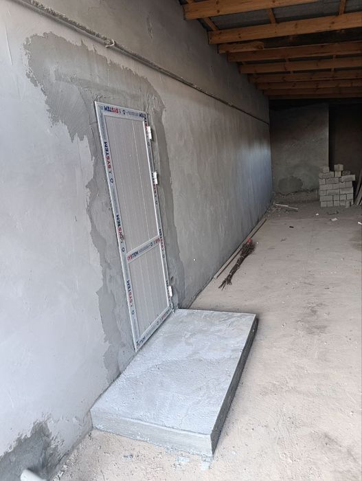 Урта чирчик тумани Авангардда.Куйликдан уйгача 9.5км. 1 соток 2хона.