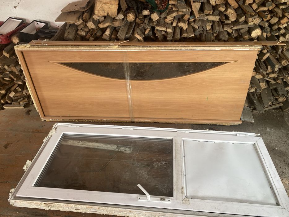 Продам двери и дрова бесплатно