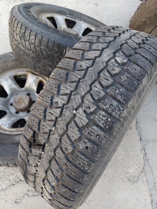 Покрышка на Прадо 90,95 кузов