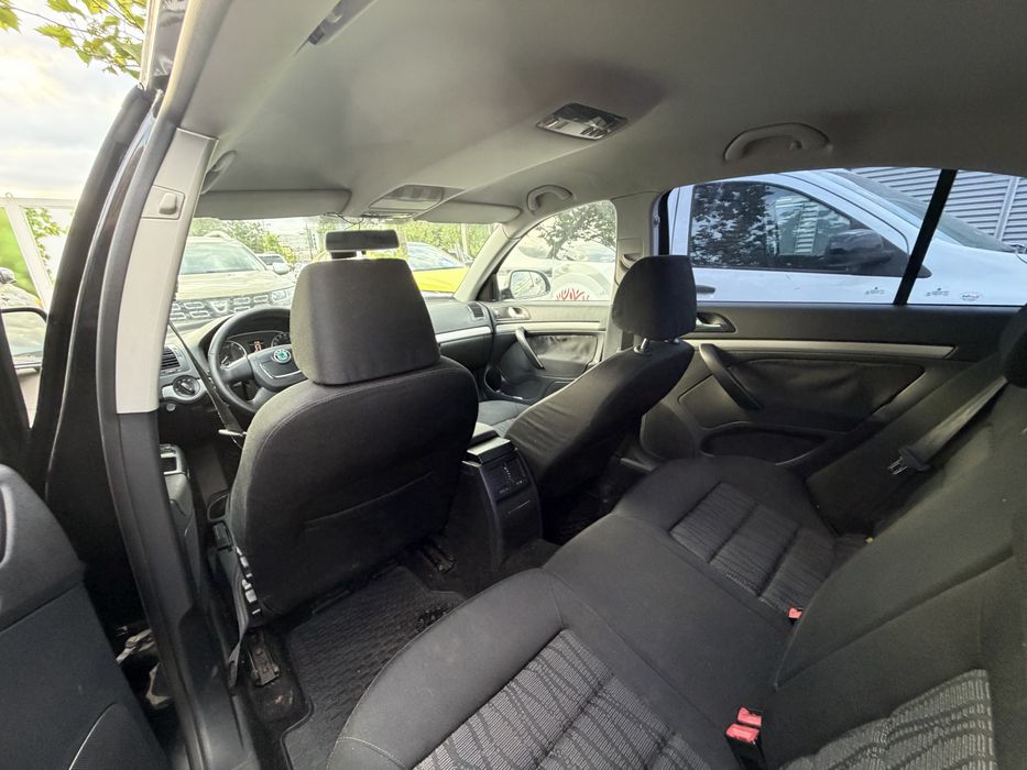 SKODA Octavia 2010 — imagine 5