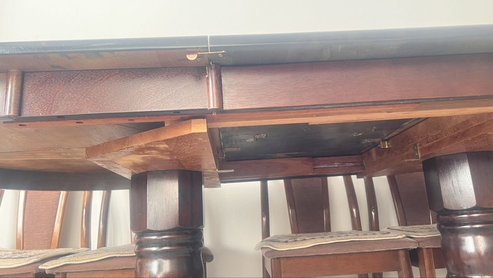 Стол для гостей