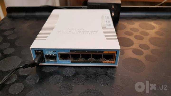 Wi-Fi роутер MikroTik hAP ac [RB962UiGS-5HacT2HnT]