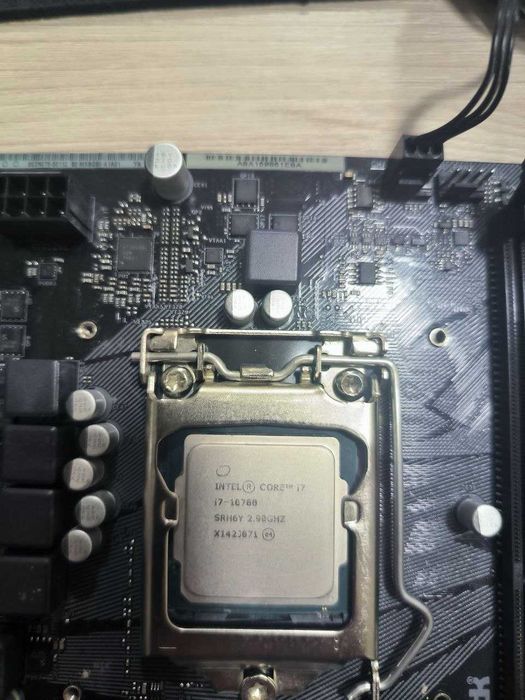 Продается плата H470M проц10700 и две DDR4 по 8 gb