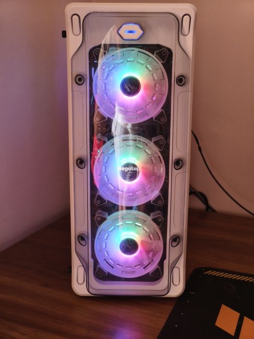Vand unitatea PC gaming: RTX 3070 8GB | i7-10700F | SSD SAMSUNG 500GB