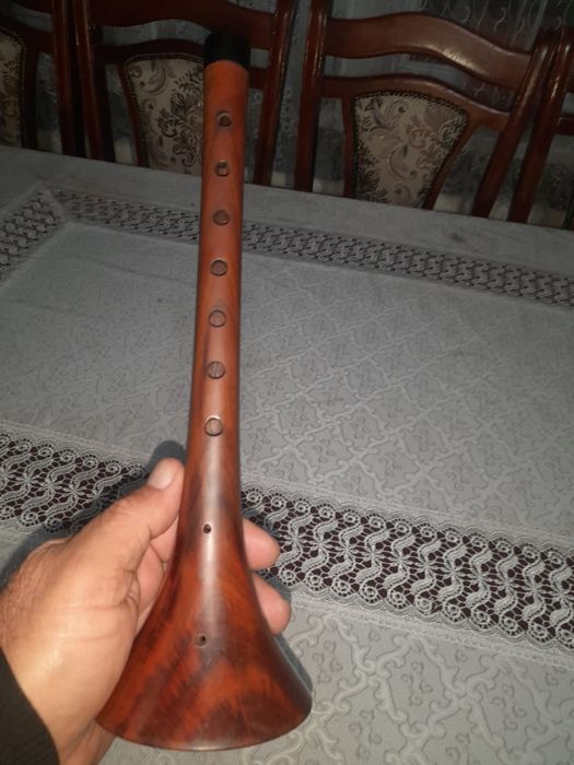 Продаю инструмент музыкальный