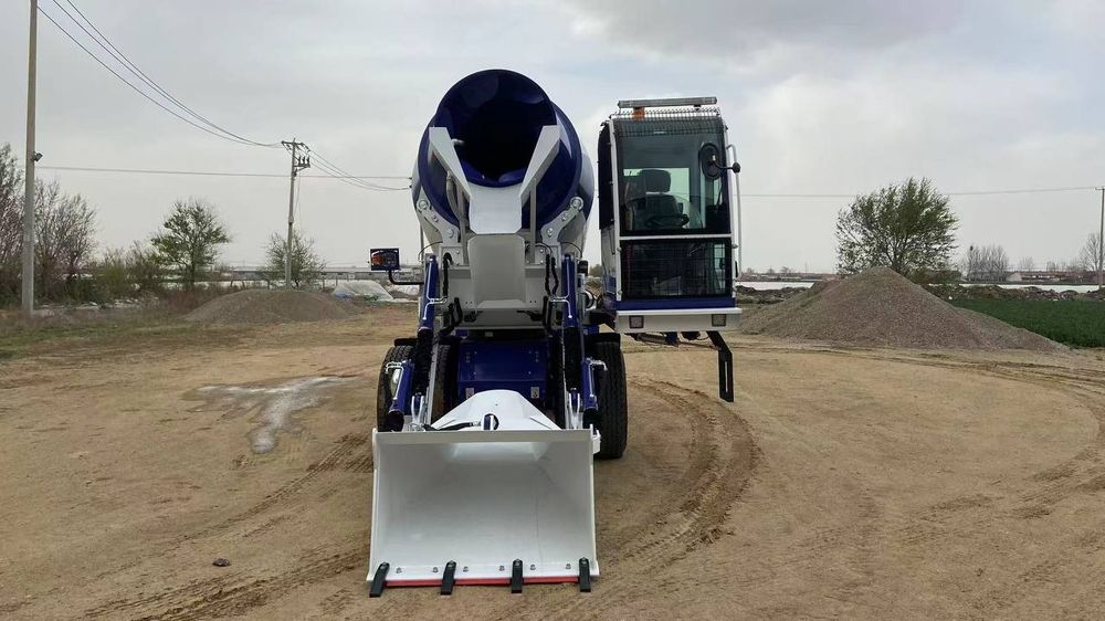 Бетоносмеситель самозагрузкой Fujiang