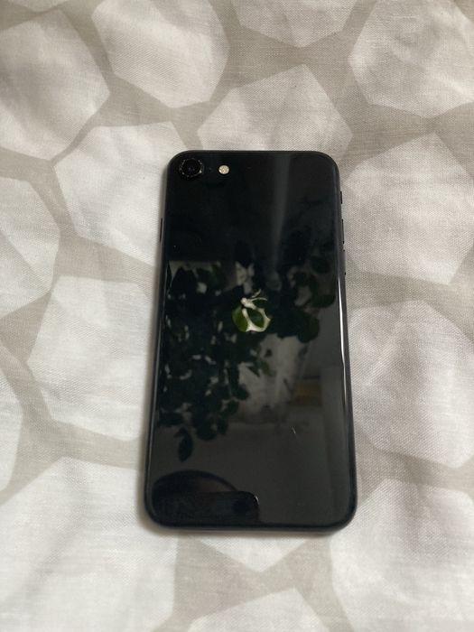 Iph.on se 2021. SE 2 64gb. Baterie 83 %