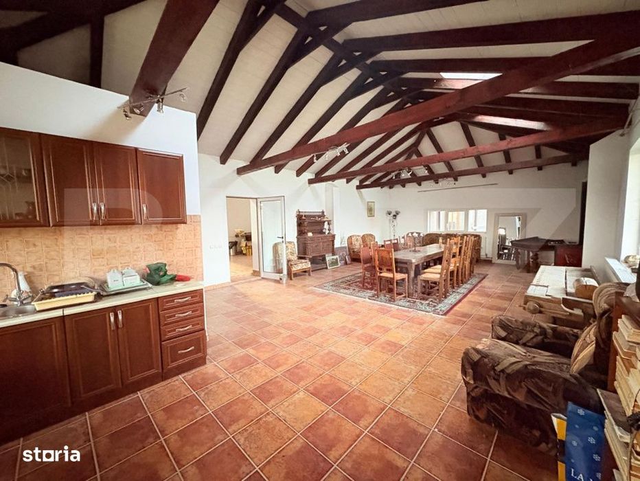 Casa de vanzare, 534 mp, teren 16.351 mp, zona Sud-Est