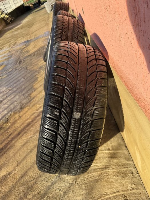 Продавам зимни гуми с джанти за Мерцедес C-Class и E-Class(W203/W210)