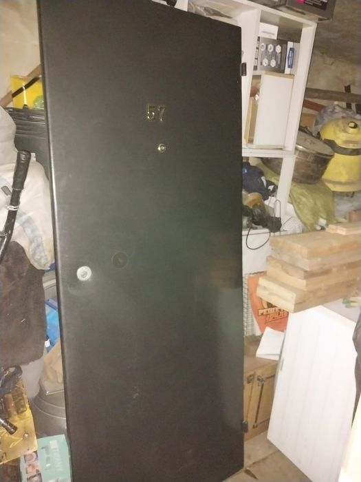 Продам Дверь металическая