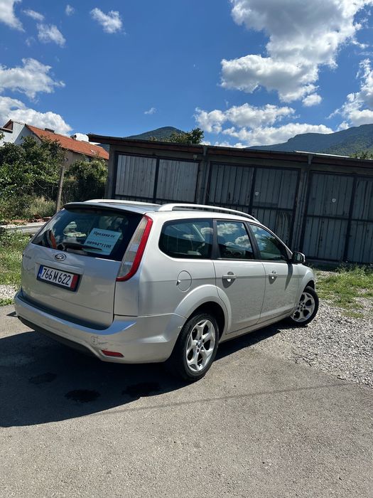 FORD FOCUS 2010 1.6 бензин