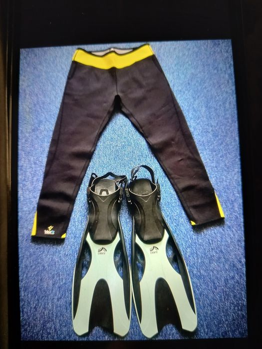 Pantaloni fitness și labe scufundări