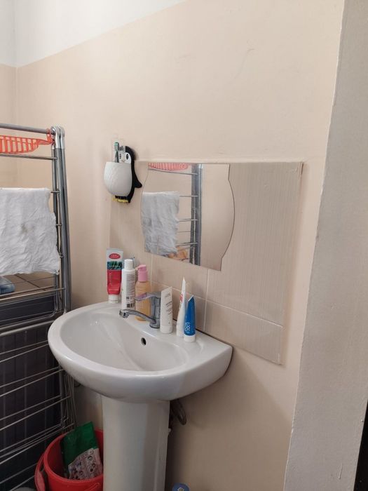 Ijara 2 mavze  4 etajka 2 etaj 3 hona dom