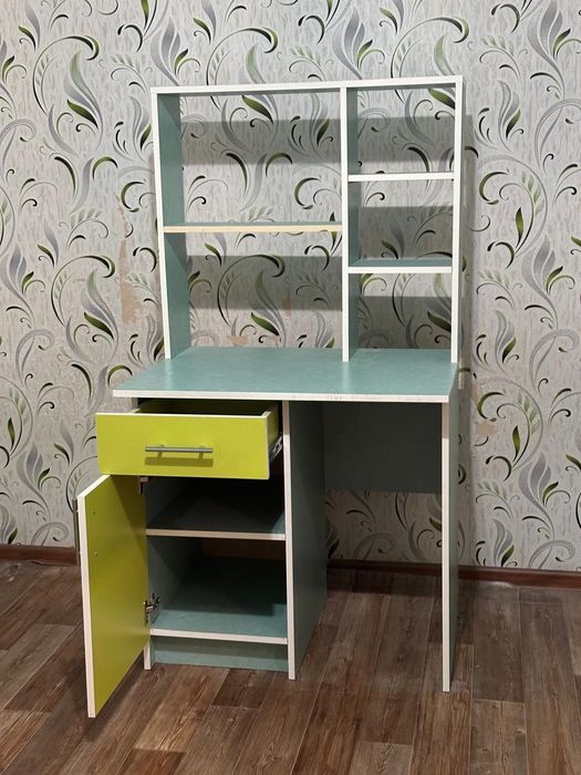 Стол для учёбы!!