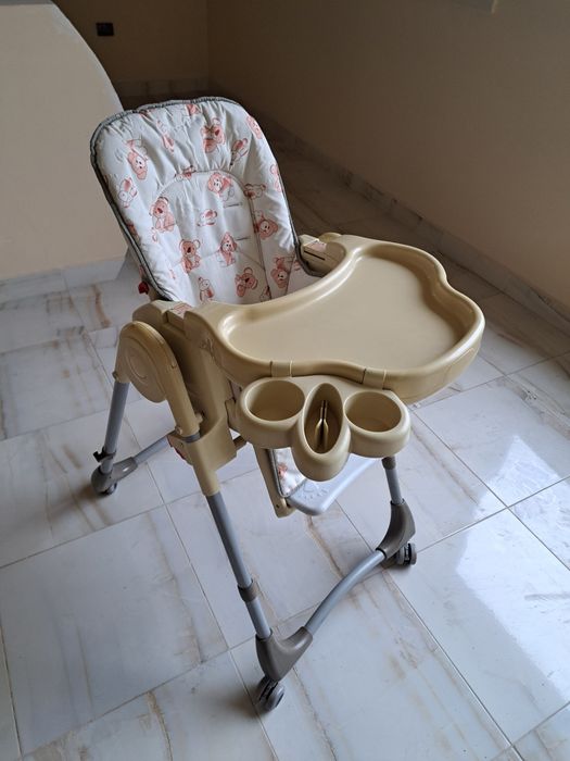Scaun bebe cu măsuță