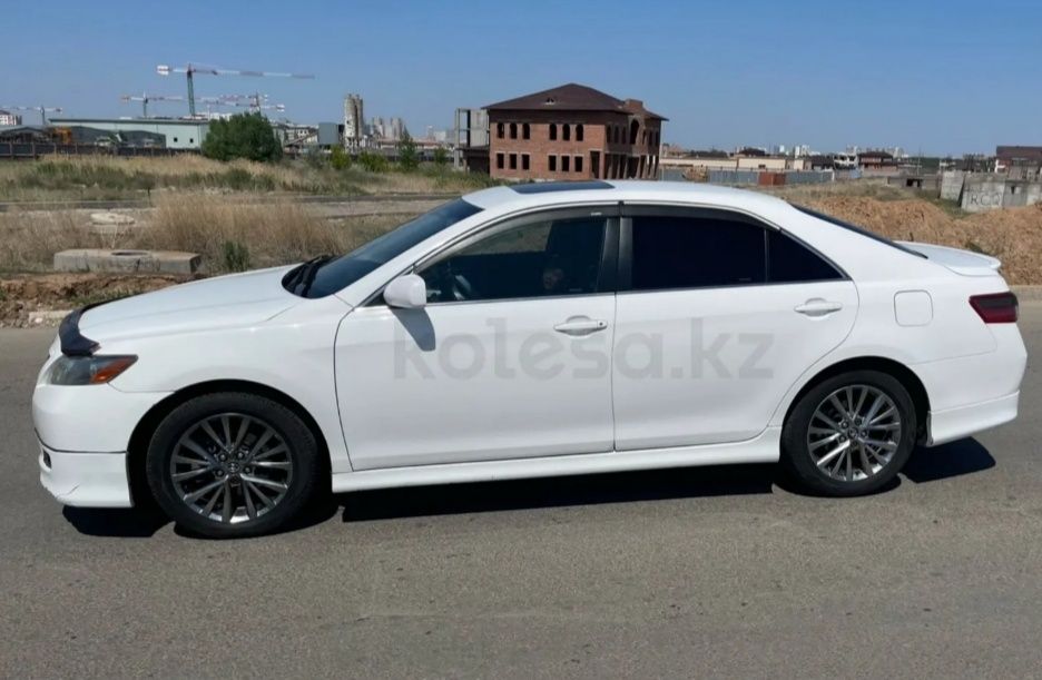 Тойота  Камри  SE