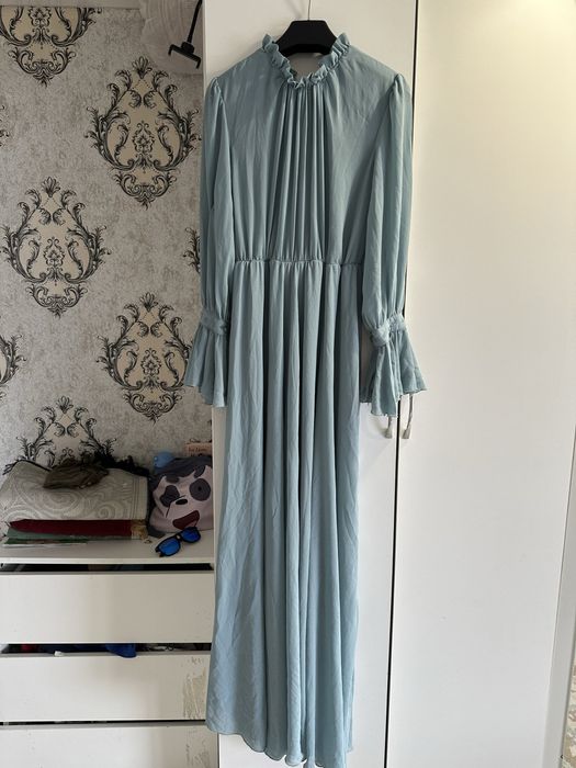 Продаю платья, надевала всего один раз