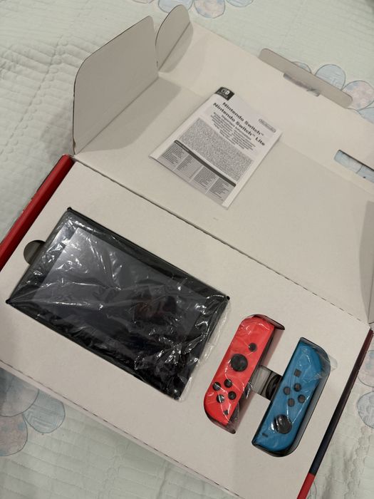 Nintendo swich v2 цена:100 тысяч