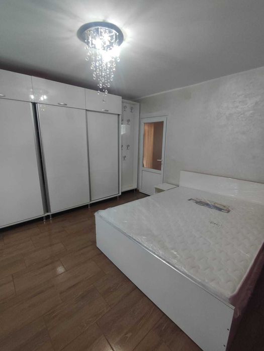 Închiriez garsoniera