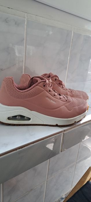 Incaltaminte adidas skechers