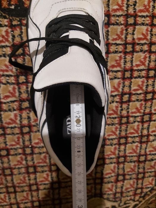 Бели маратонки  Zara