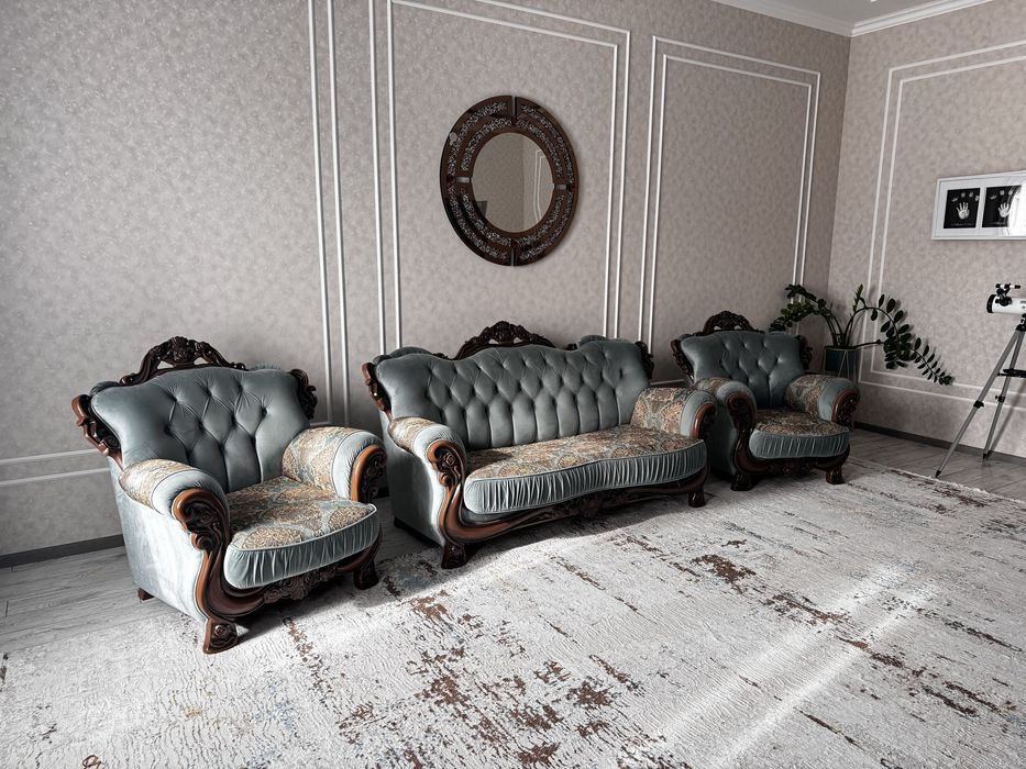 Диван и два кресла