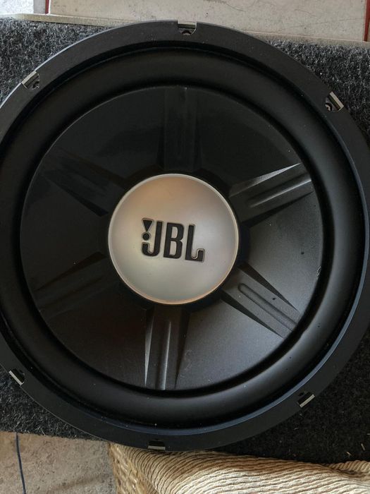 Subwoofer JBL si stație