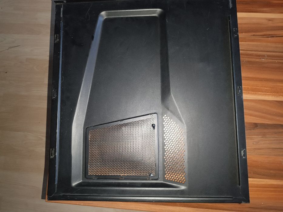 Продавам Cooler master Storm Trooper