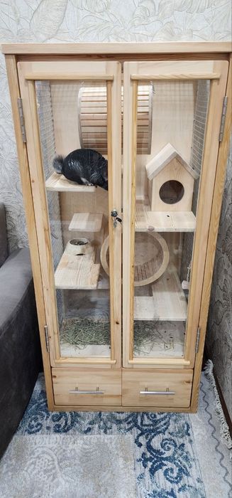 Клетка ,вольер,витрина для шиншилы