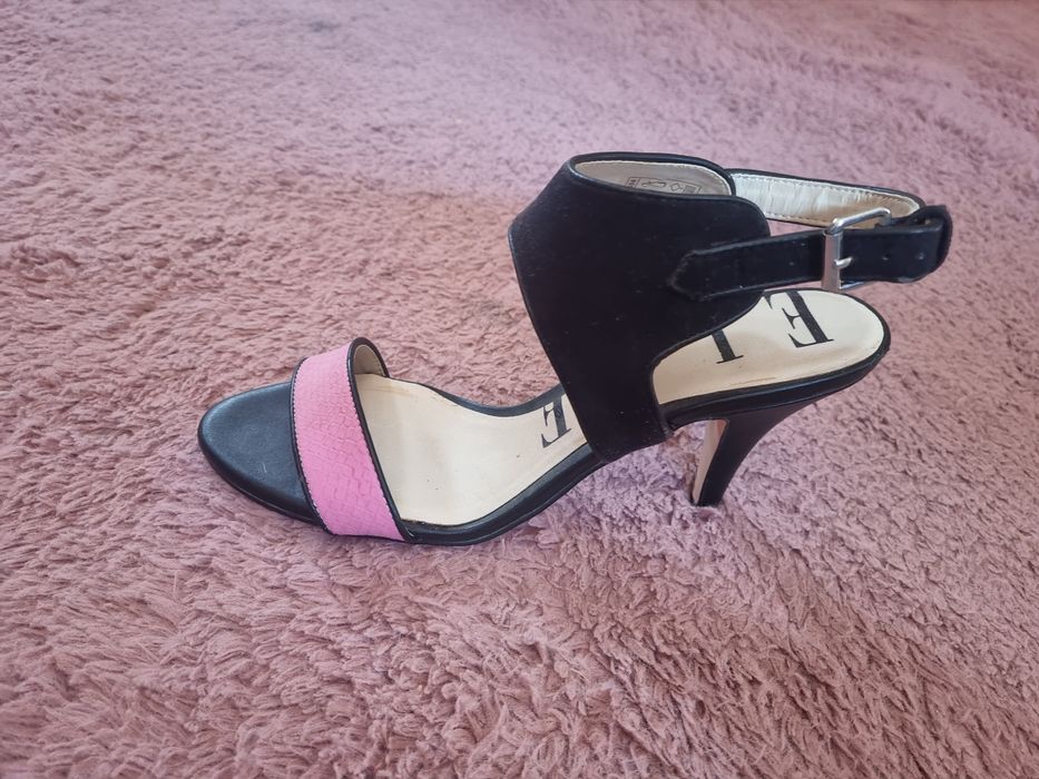 Sandale cu toc marime 40