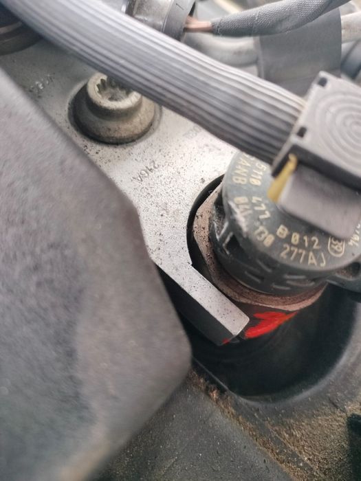 Injector 1.6 Skoda 04L 138 277 AJ