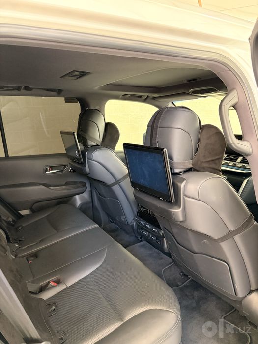 land cruiser 300