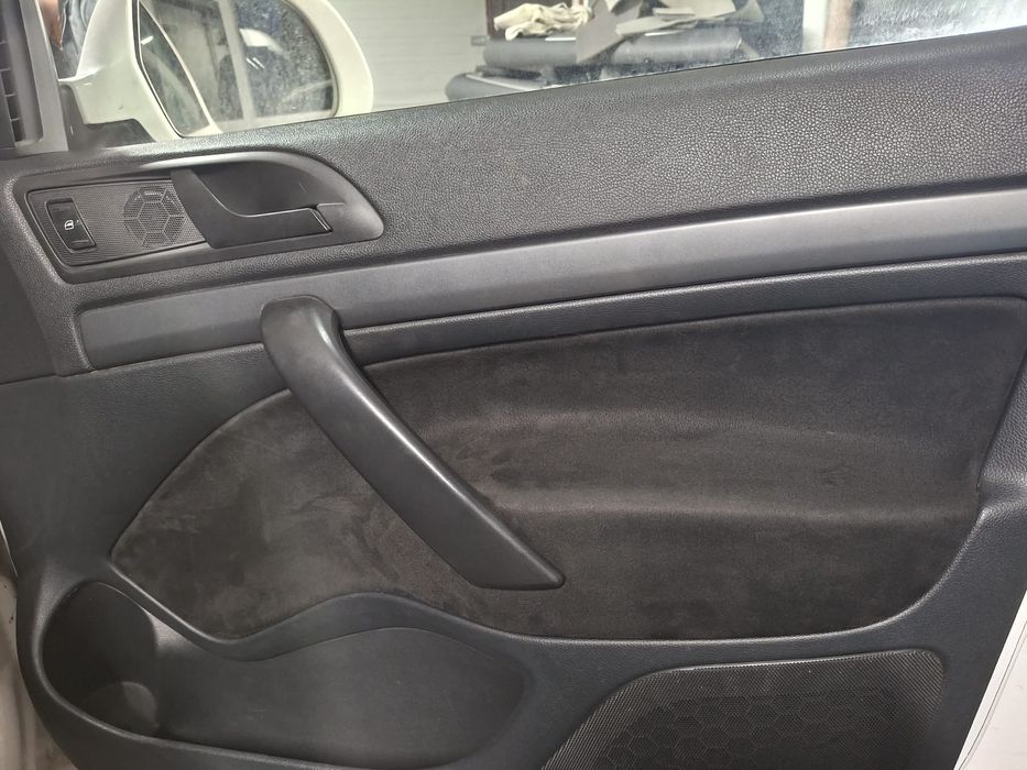 Retapitari-polish faruri-detailing