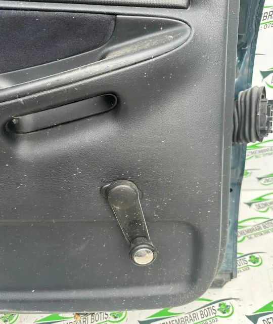 Manivela geam spate stanga Audi A4 1995 1.6 MT (101 hp)