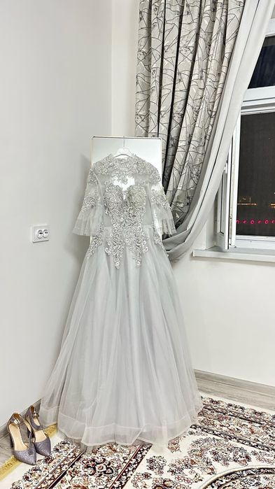 Платья и туфли вместе