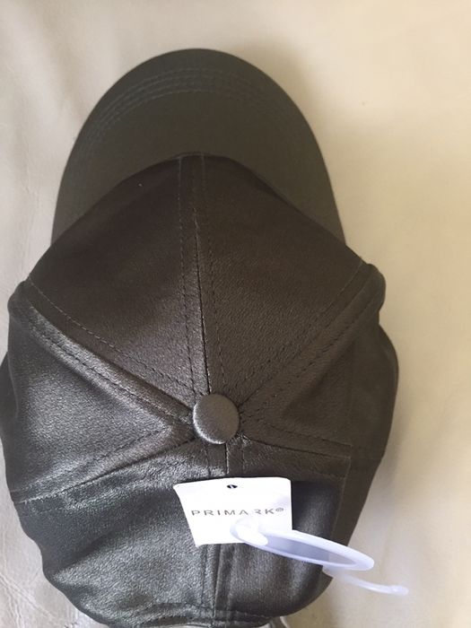 Шапка с козирка Primark