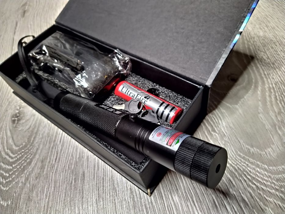 Laser MMC303 camping, vanatoare  cu 2 tipuri de efect de lumina, 10km!