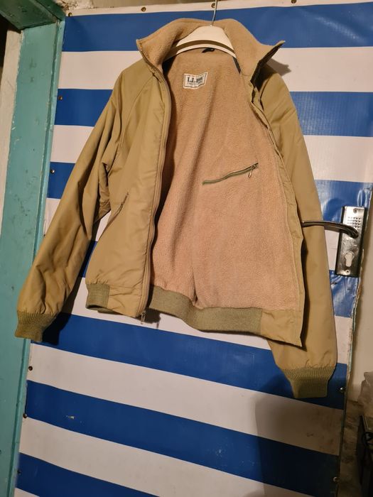 продам куртку весна осень