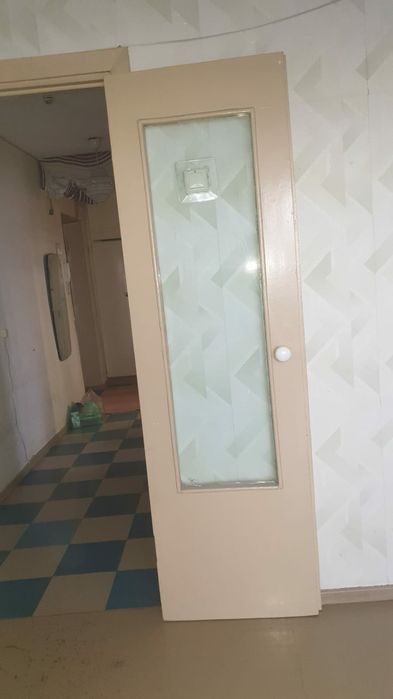 Продам межкомнатные двери, б/у.