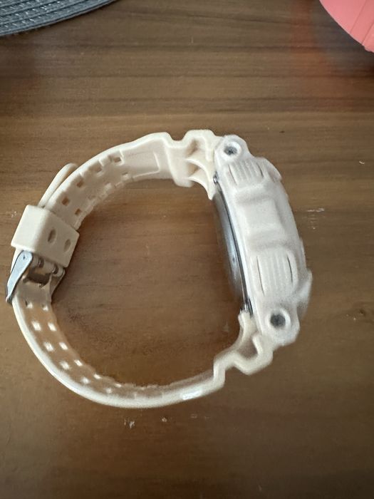 Дамски електронен часовник