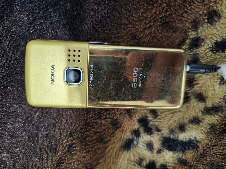 Nokia 6300 Gold.