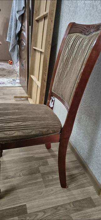 Стулья для гостинной, кухни