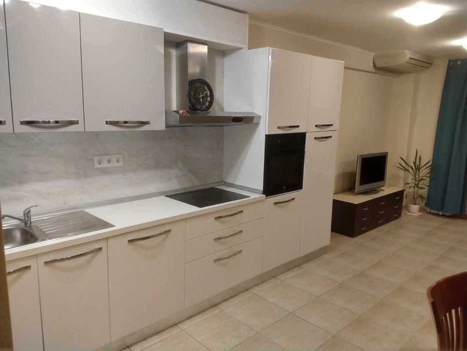 Дава се под наем Двустаен апартамент в Бургас, Център - 70 кв.м за 459 € - Снимка #4