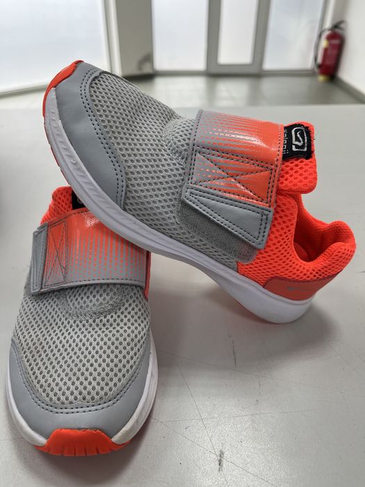 Детски спортни обувки