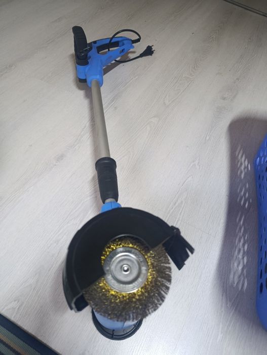Distrugator Buruieni Cu Perie Efb 675